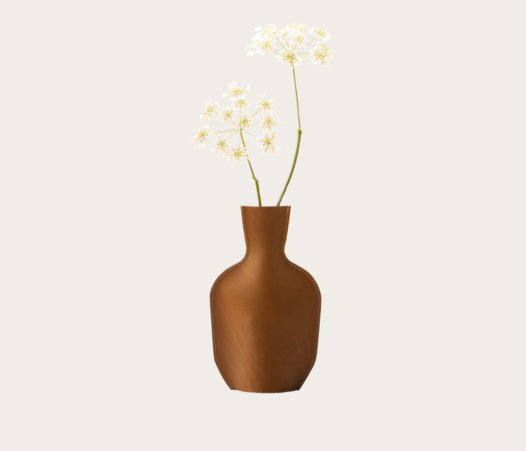 Vase en cuir forme carafe