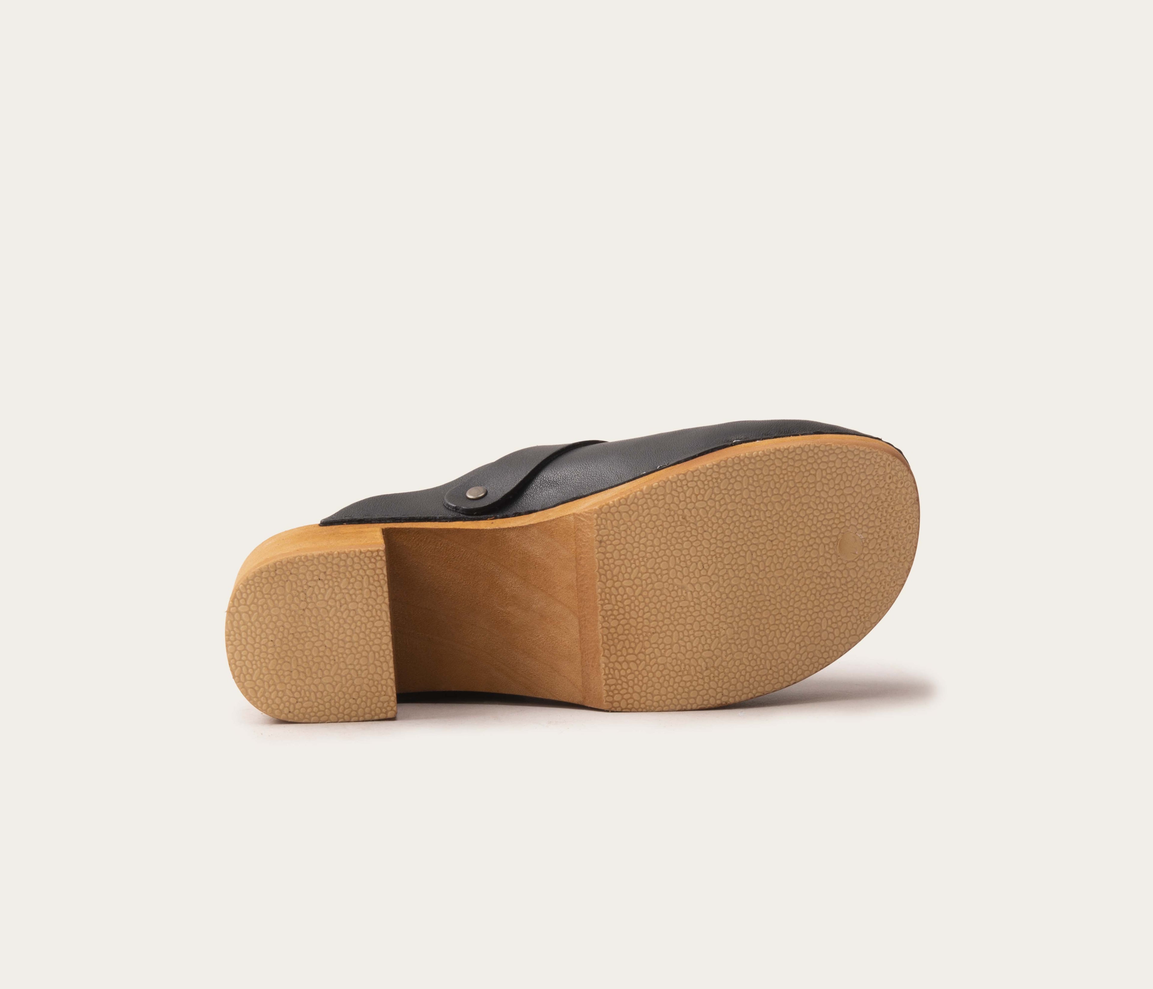 Sabots perforés souple noir